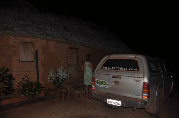 Hora de se recolher na 'nossa' casa, na comunidade de Riozinho, região de Alto Parnaíba - MA